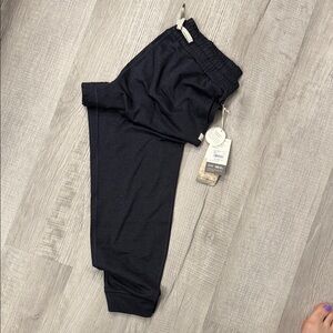 Vuori Performance Jogger Long NWT